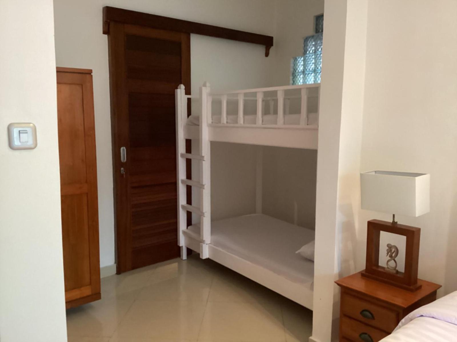 Puri Oka Beach Bungalows จันดีดาซา ภายนอก รูปภาพ