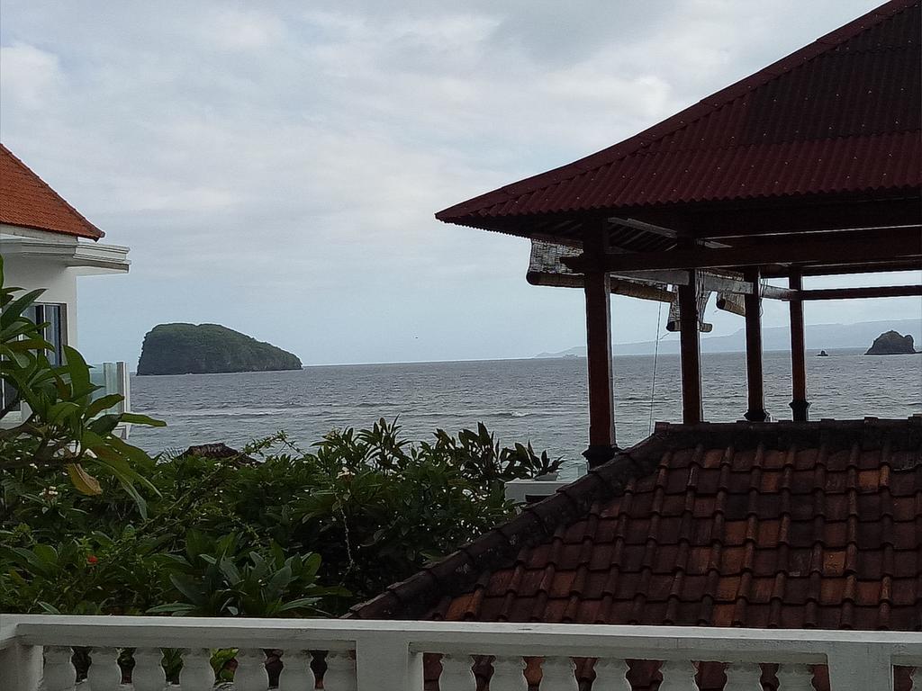 Puri Oka Beach Bungalows จันดีดาซา ภายนอก รูปภาพ