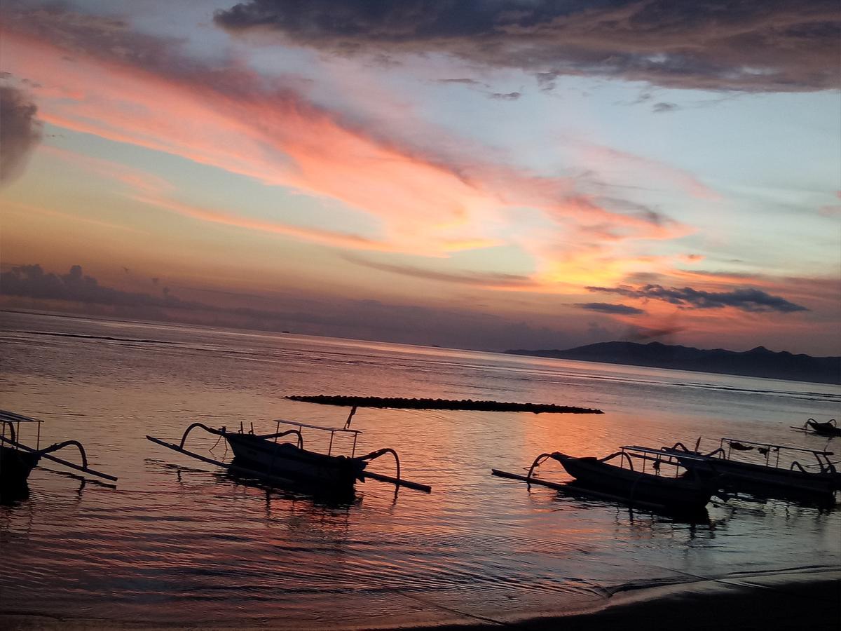 Puri Oka Beach Bungalows จันดีดาซา ภายนอก รูปภาพ