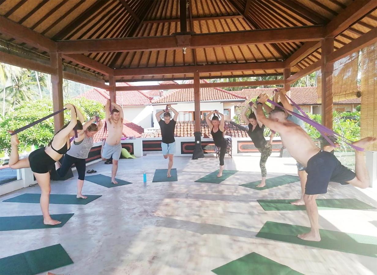 Puri Oka Beach Bungalows จันดีดาซา ภายนอก รูปภาพ